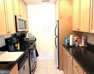 1730 Arlington Boulevard - Photo Thumbnail 4