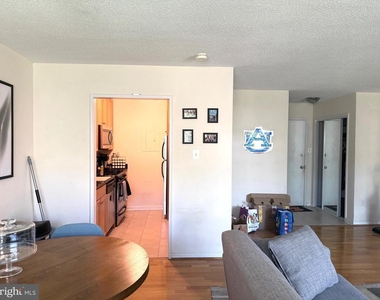 1730 Arlington Boulevard - Photo Thumbnail 5