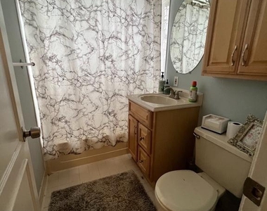 1808 Queens Lane - Photo Thumbnail 3