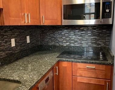 1808 Queens Lane - Photo Thumbnail 7