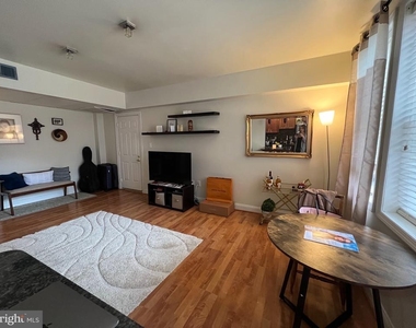 1808 Queens Lane - Photo Thumbnail 2