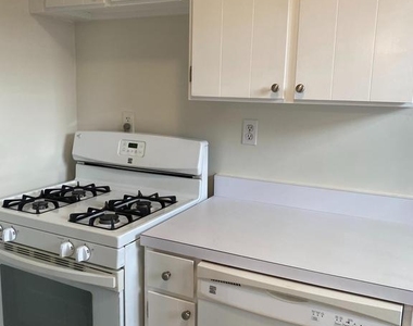 1300 N Meade Street - Photo Thumbnail 13