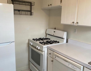 1300 N Meade Street - Photo Thumbnail 21