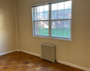 1300 N Meade Street - Photo Thumbnail 36
