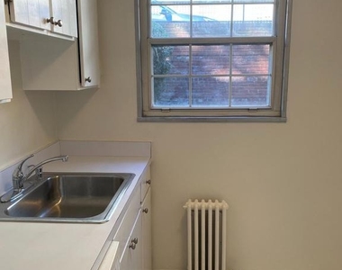 1300 N Meade Street - Photo Thumbnail 23