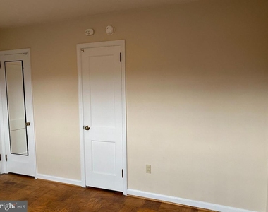 1300 N Meade Street - Photo Thumbnail 29