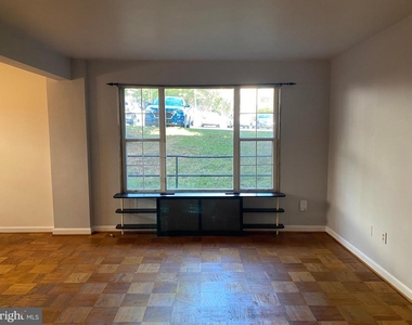 1300 N Meade Street - Photo Thumbnail 7