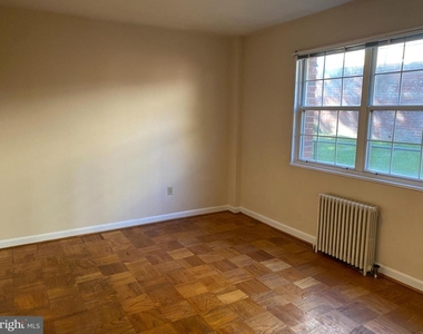 1300 N Meade Street - Photo Thumbnail 30