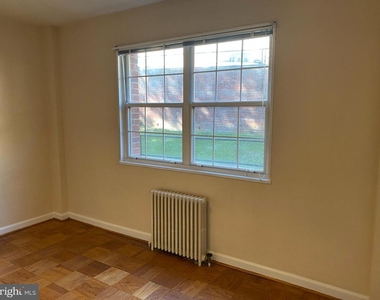 1300 N Meade Street - Photo Thumbnail 31