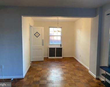 1300 N Meade Street - Photo Thumbnail 6