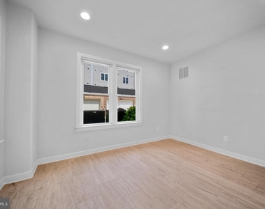 1121 S Lincoln Street - Photo Thumbnail 54