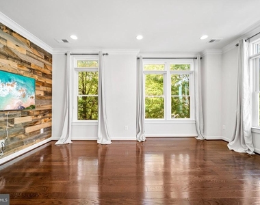 1121 S Lincoln Street - Photo Thumbnail 23
