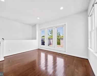 1121 S Lincoln Street - Photo Thumbnail 42