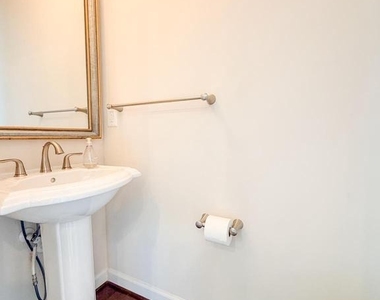 1121 S Lincoln Street - Photo Thumbnail 26
