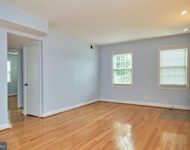 2501 Arlington Boulevard - Photo Thumbnail 5