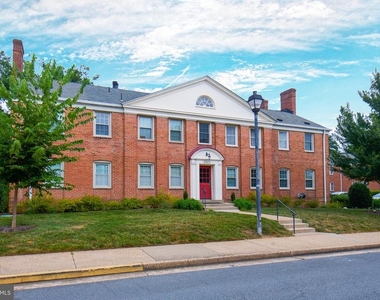 2501 Arlington Boulevard - Photo Thumbnail 2
