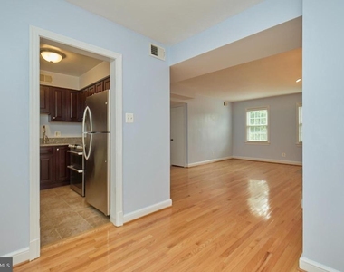 2501 Arlington Boulevard - Photo Thumbnail 13
