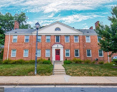 2501 Arlington Boulevard - Photo Thumbnail 1