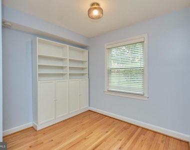 2501 Arlington Boulevard - Photo Thumbnail 11