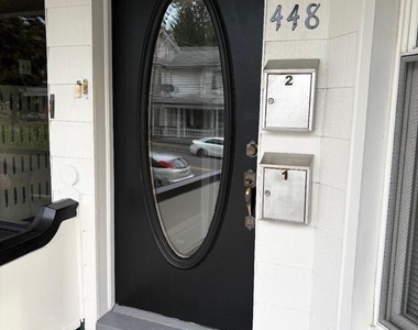 448 Broad Street E - Photo Thumbnail 1