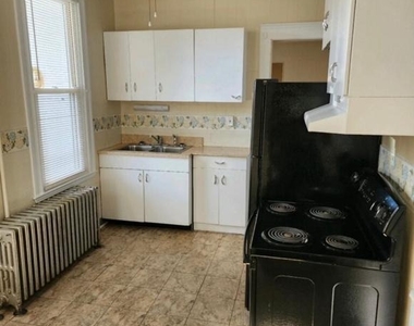 448 Broad Street E - Photo Thumbnail 9