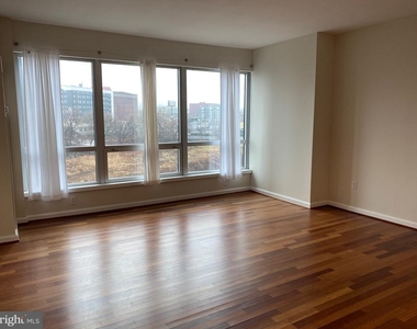 901 N Penn Street - Photo Thumbnail 12