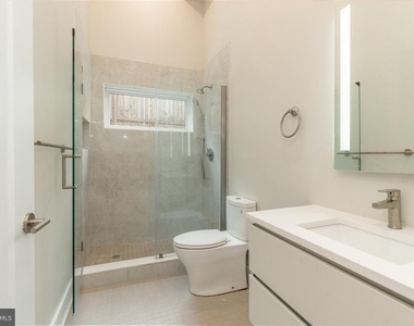 1533-1535 Ridge Avenue - Photo Thumbnail 9
