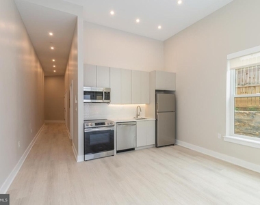 1533-1535 Ridge Avenue - Photo Thumbnail 5