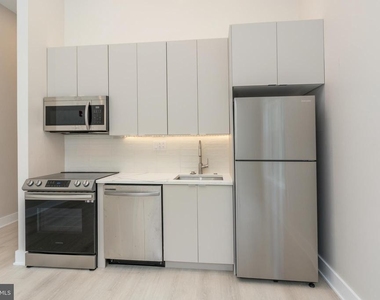 1533-1535 Ridge Avenue - Photo Thumbnail 1