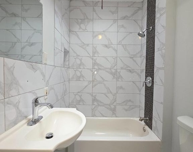 5515 Catharine Street - Photo Thumbnail 9
