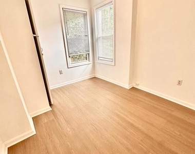 5227 Ridge Avenue - Photo Thumbnail 16