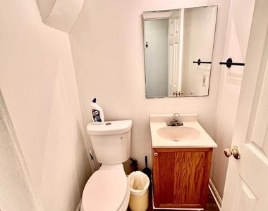 5227 Ridge Avenue - Photo Thumbnail 8
