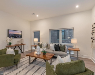 1421 E Columbia Avenue - Photo Thumbnail 1