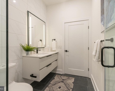 1421 E Columbia Avenue - Photo Thumbnail 21