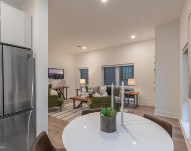 1421 E Columbia Avenue - Photo Thumbnail 4