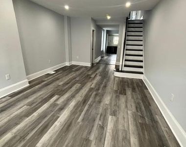 2037 E Cumberland Street - Photo Thumbnail 8