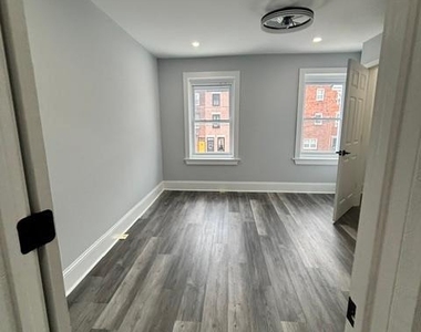 2037 E Cumberland Street - Photo Thumbnail 2
