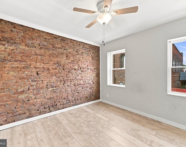 2307 N Mascher Street - Photo Thumbnail 11