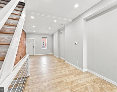 2307 N Mascher Street - Photo Thumbnail 6