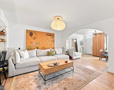 124 Grape Street - Photo Thumbnail 4