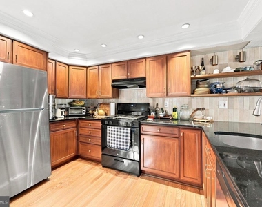 124 Grape Street - Photo Thumbnail 8