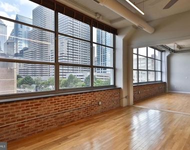 2200 Arch Street - Photo Thumbnail 5