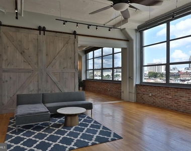 2200 Arch Street - Photo Thumbnail 7
