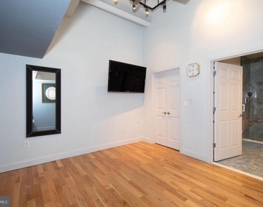 2200 Arch Street - Photo Thumbnail 24