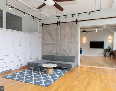 2200 Arch Street - Photo Thumbnail 6