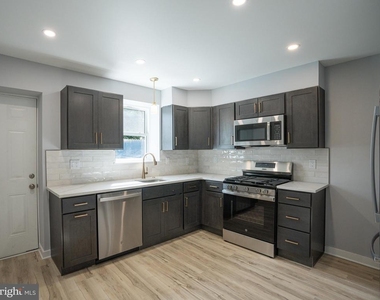 704 Miller Street - Photo Thumbnail 5