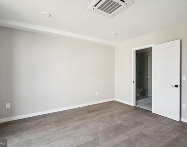 1648-50 Ridge Avenue - Photo Thumbnail 11