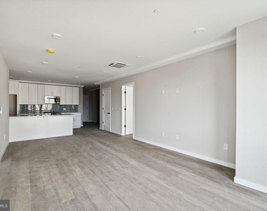 1648-50 Ridge Avenue - Photo Thumbnail 8