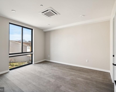 1648-50 Ridge Avenue - Photo Thumbnail 14