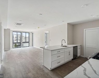 1648-50 Ridge Avenue - Photo Thumbnail 4